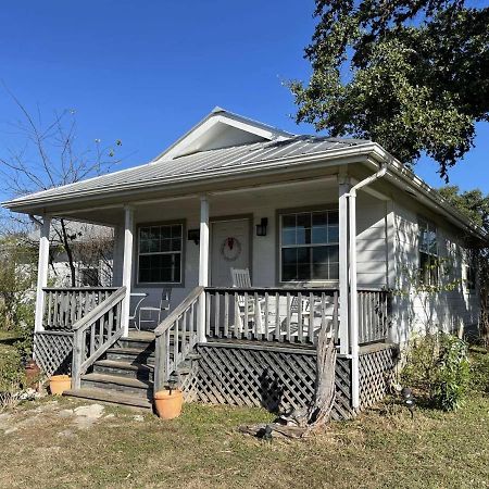 West 1077 Guest Ranch - Retreat Bed and Breakfast Tarpley Esterno foto