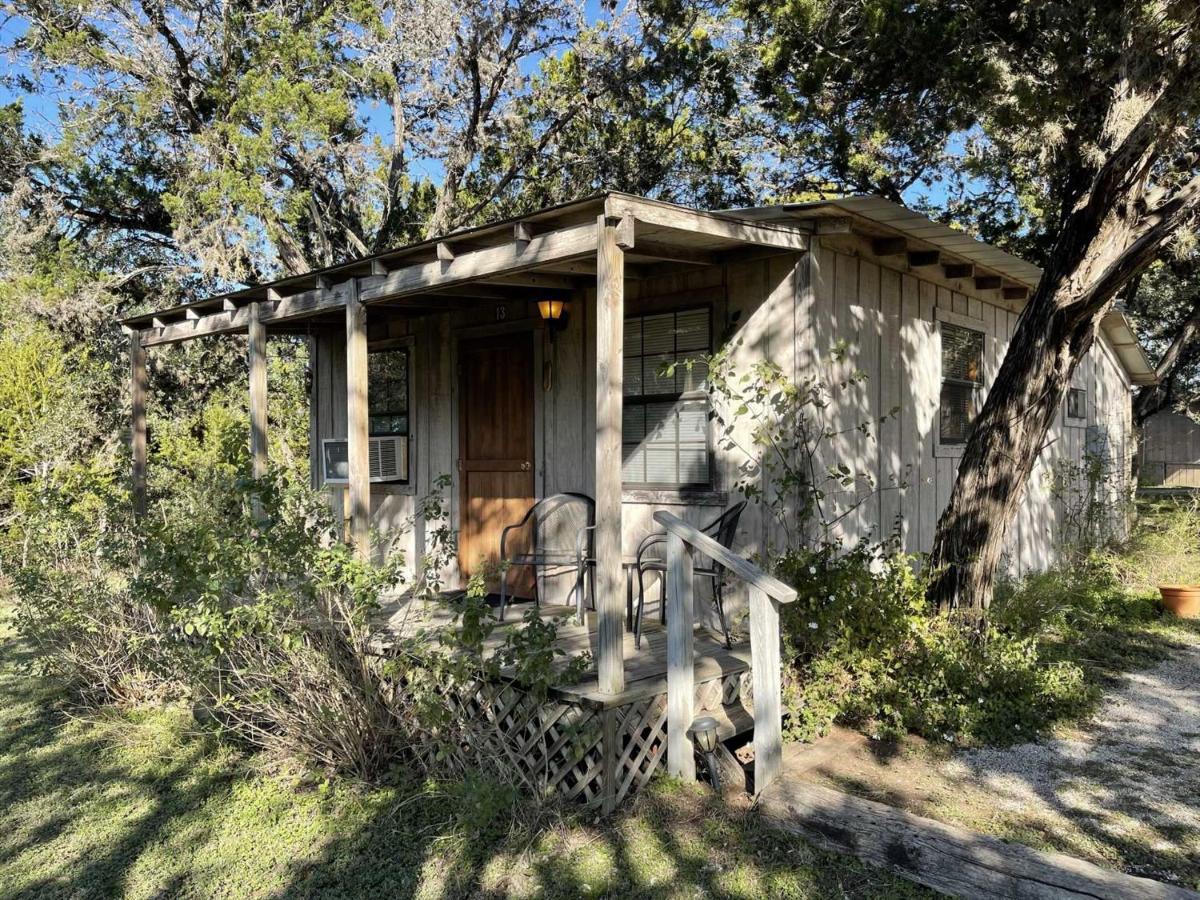 West 1077 Guest Ranch - Retreat Bed and Breakfast Tarpley Esterno foto