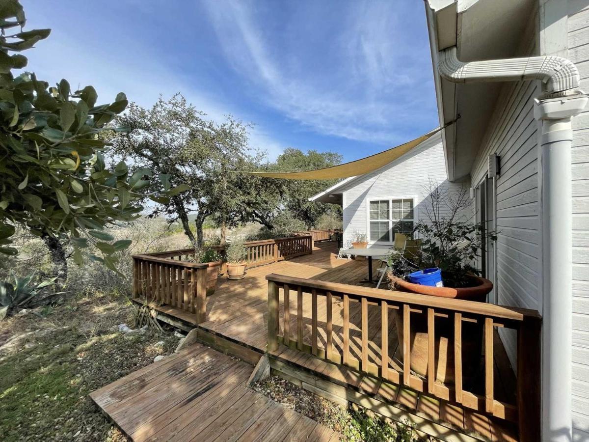 West 1077 Guest Ranch - Retreat Bed and Breakfast Tarpley Esterno foto