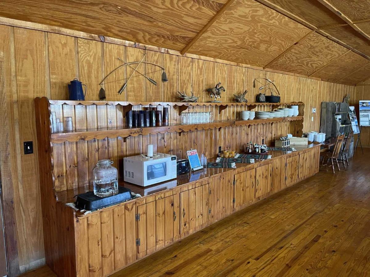 West 1077 Guest Ranch - Retreat Bed and Breakfast Tarpley Esterno foto